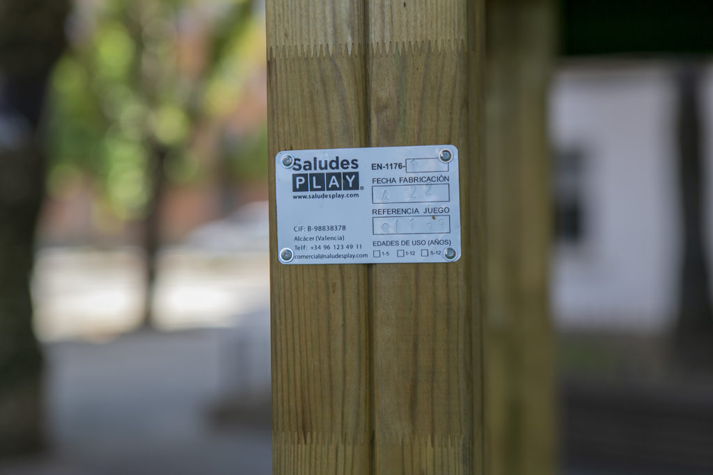 Placa del parque infantil