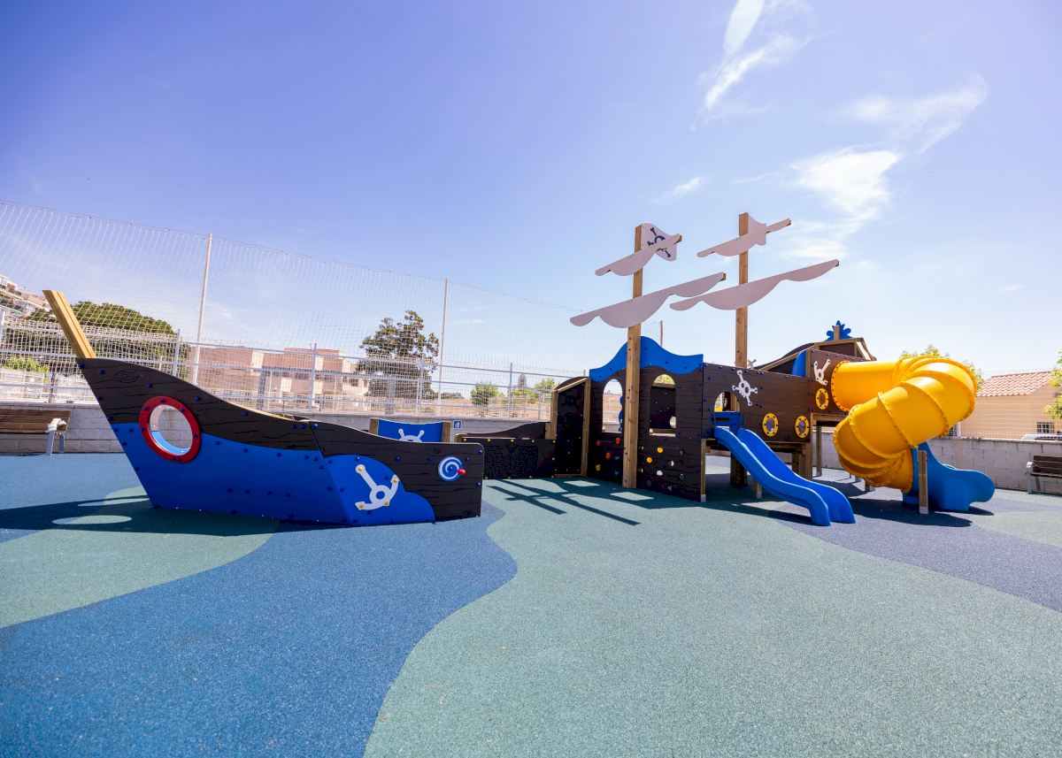 BARCO BURRIANA PARQUE INFANTIL SALUDES PARQUES